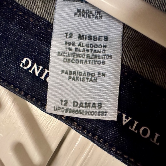 Denizen by Levi’s Totally Shaping Capri Cropped Jeans Pants EUC Sz. 12 - Picture 6 of 6